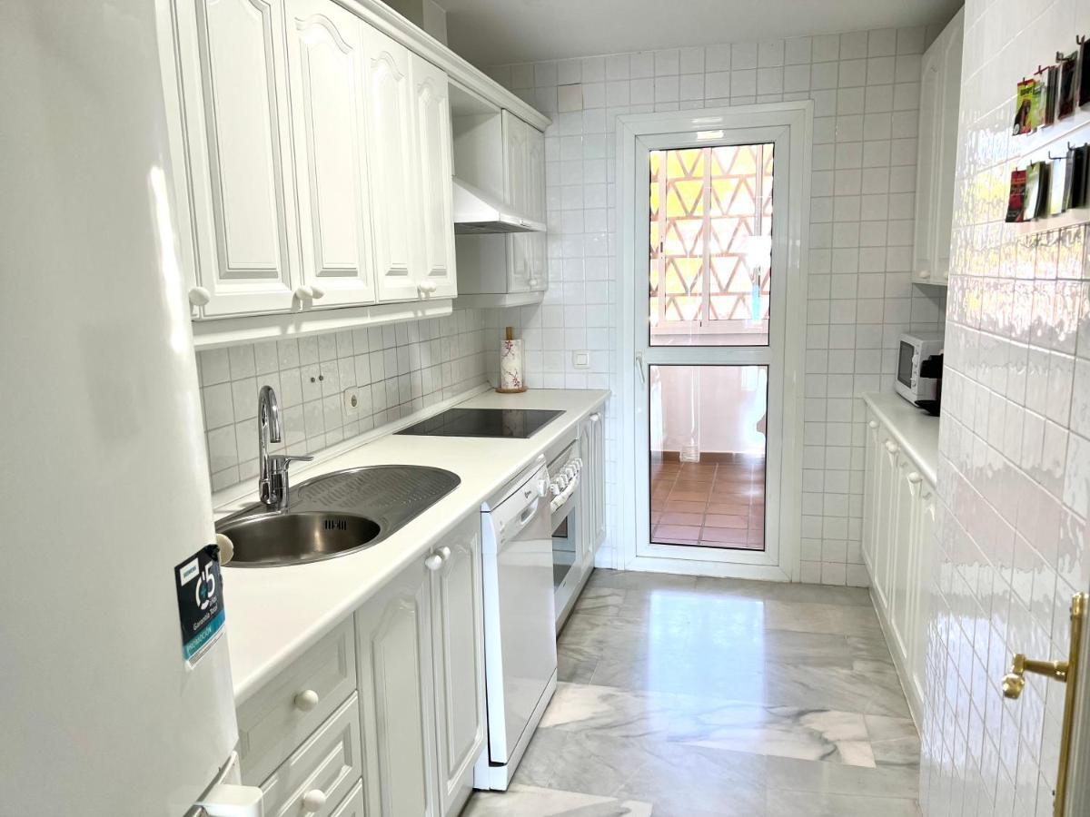 Mi Capricho A16 Beachfront Apartment Sitio de Calahonda Bagian luar foto