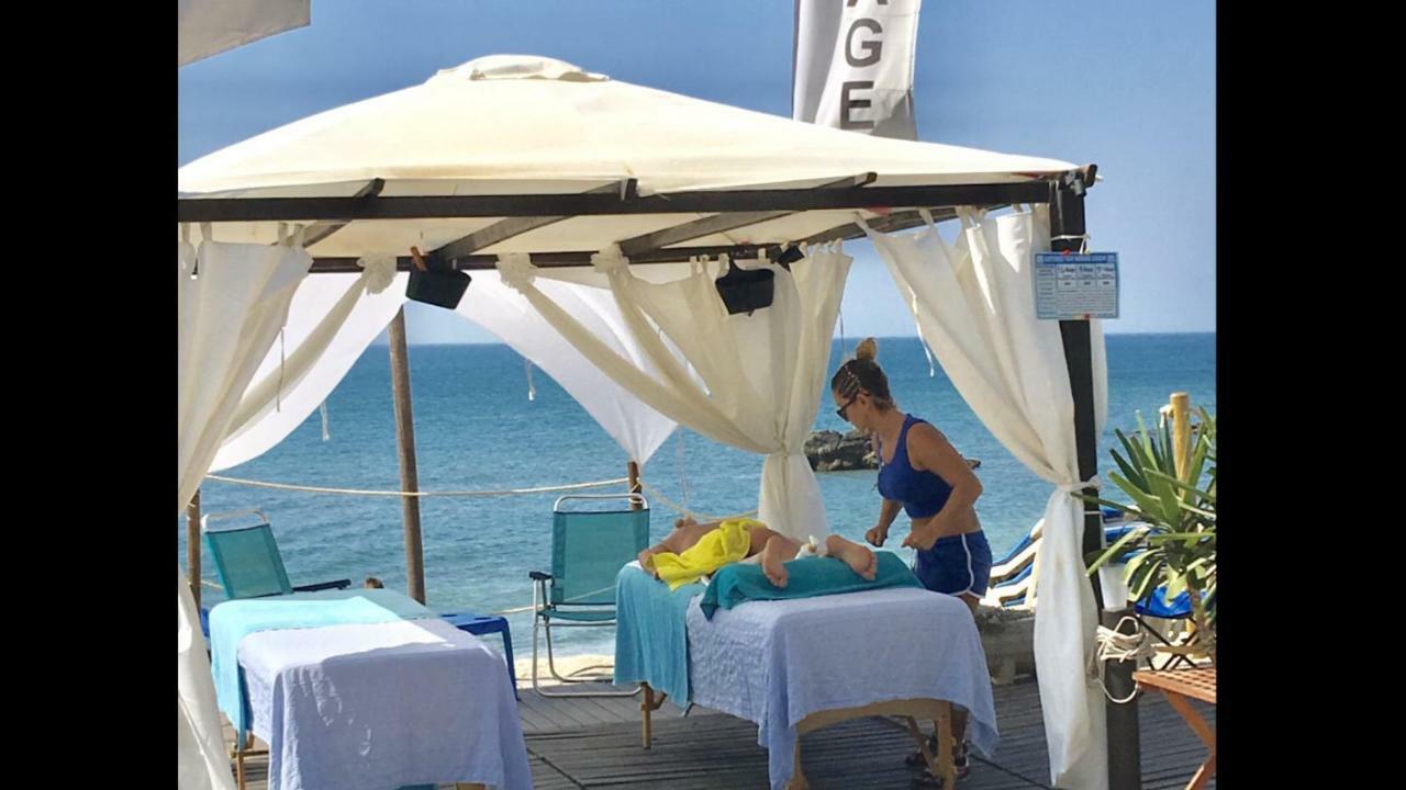 Mi Capricho A16 Beachfront Apartment Sitio de Calahonda Bagian luar foto