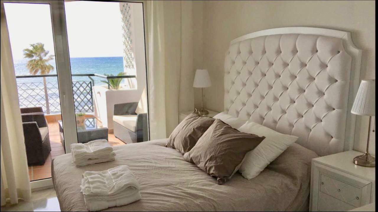 Mi Capricho A16 Beachfront Apartment Sitio de Calahonda Bagian luar foto